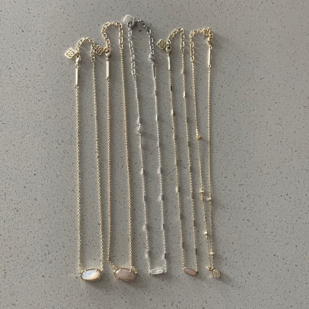 5 kendra scott necklaces